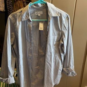 Gap button down “perfect shirt”